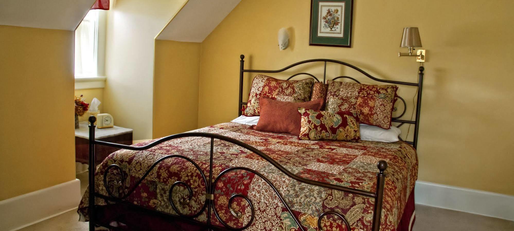 Hawthorn Bed And Breakfast Independence Exteriör bild