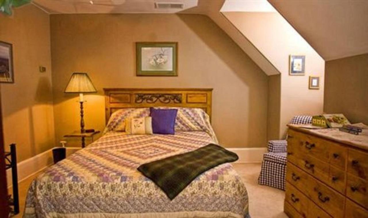 Hawthorn Bed And Breakfast Independence Exteriör bild